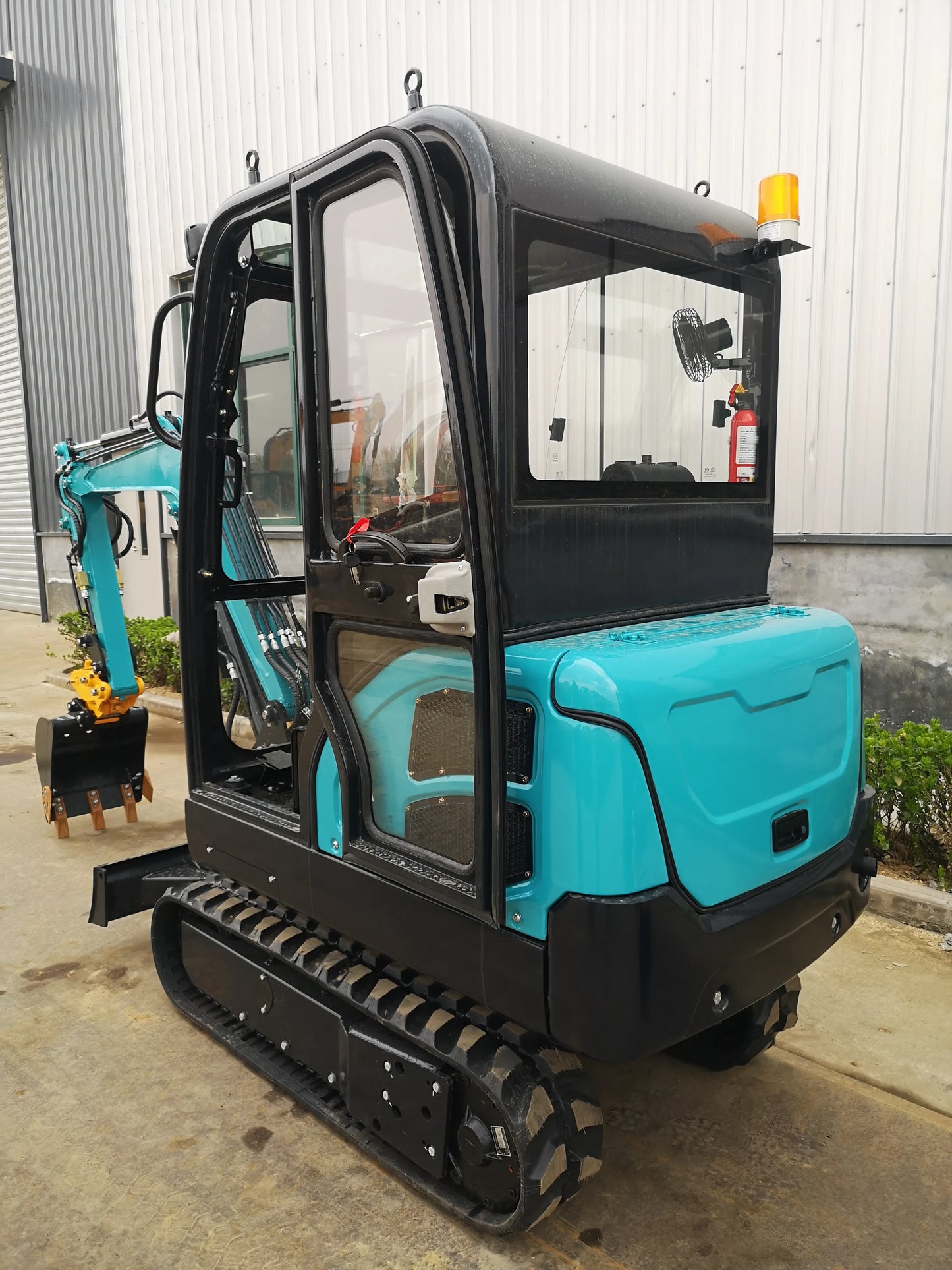 Mini  Cabin Enclosed Digger 1.8Ton Crawler Excavator SY601.8 Made In China