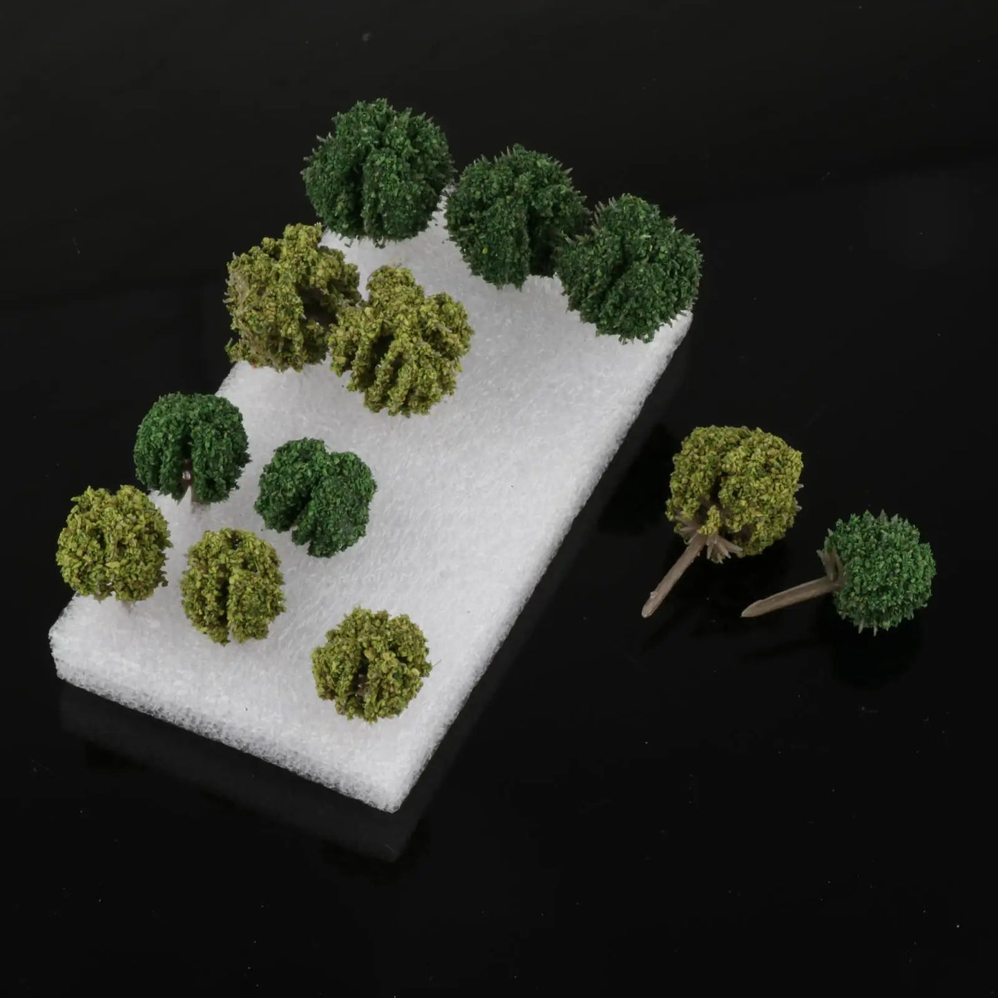 12Pcs Model Trees Props Decorations Architecture Trees Diorama Supplies for Building DIY Projects Railroad Dollhouse Landscape