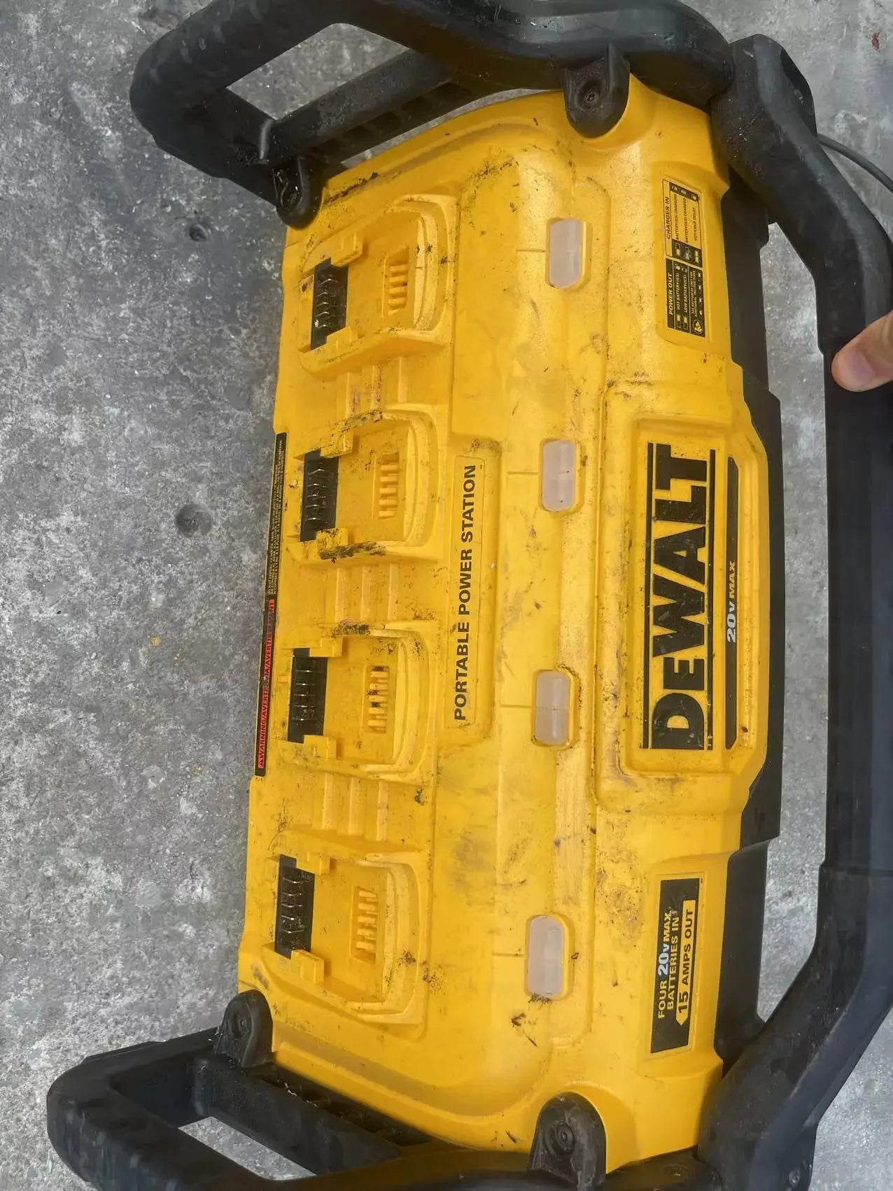 DEWALT 20V Portable Power Station Tool Only - (DCB1800B).SECOND HAND.110V