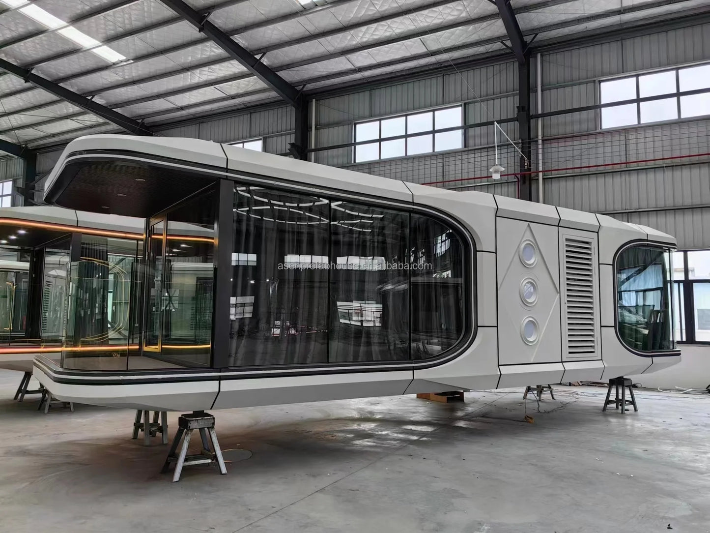 Customized Prefab Steel Frame House Hot Selling Mobile Prefab Space Capsule House with Balcony