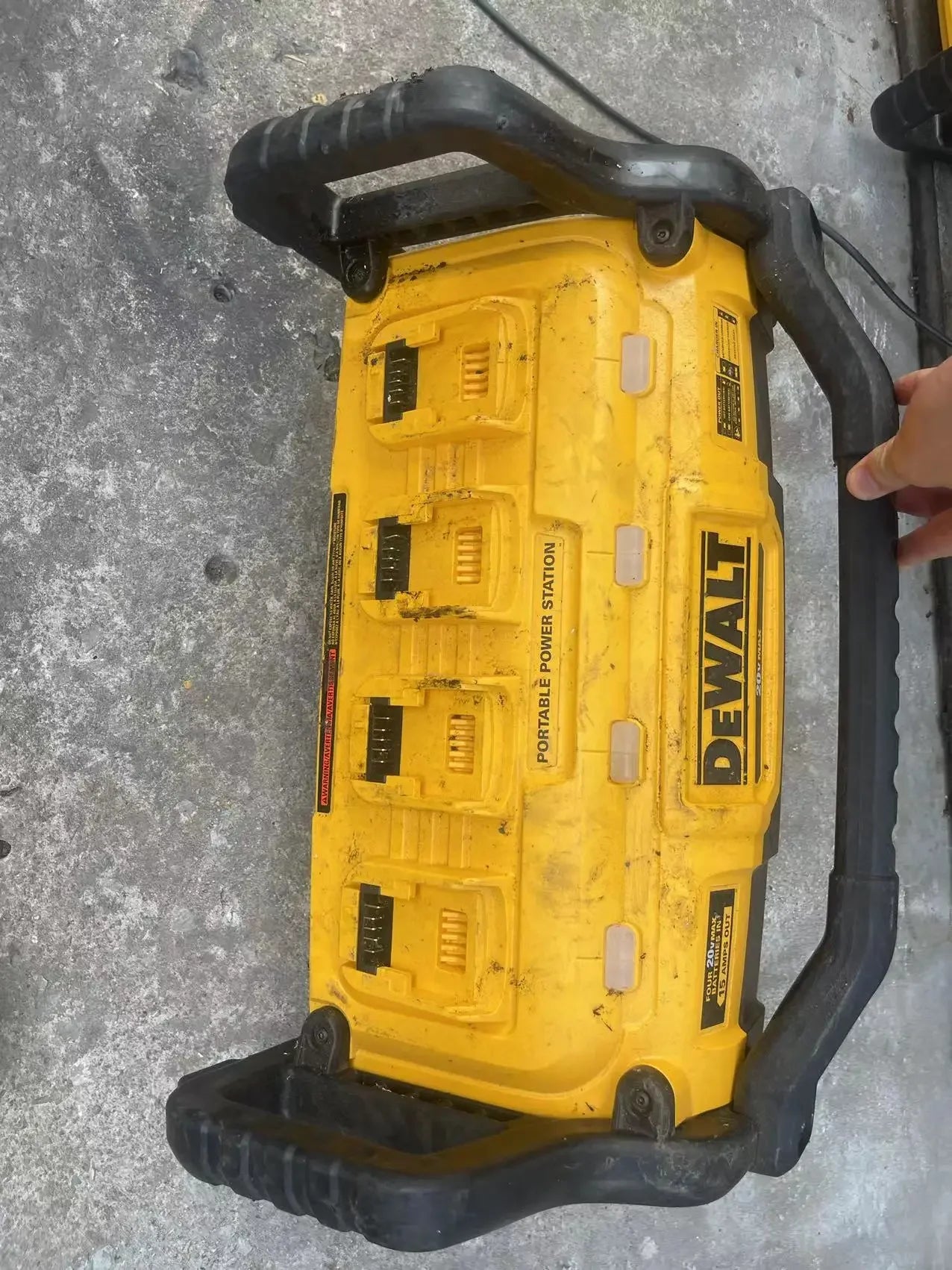 DEWALT 20V Portable Power Station Tool Only - (DCB1800B).SECOND HAND.110V