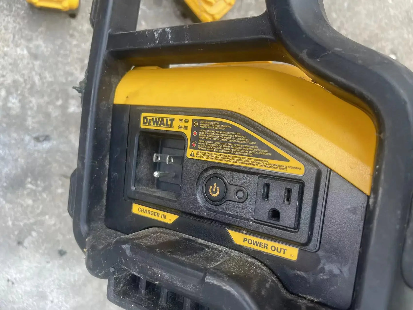 DEWALT 20V Portable Power Station Tool Only - (DCB1800B).SECOND HAND.110V