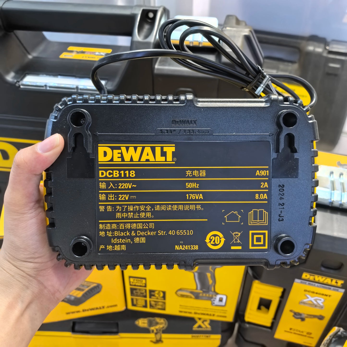 DEWALT DCB118 Fast Charger 18V 20V 60V MAX Charge Rapid Charger For Dewalt 18V 20V 60V Lithium Battery